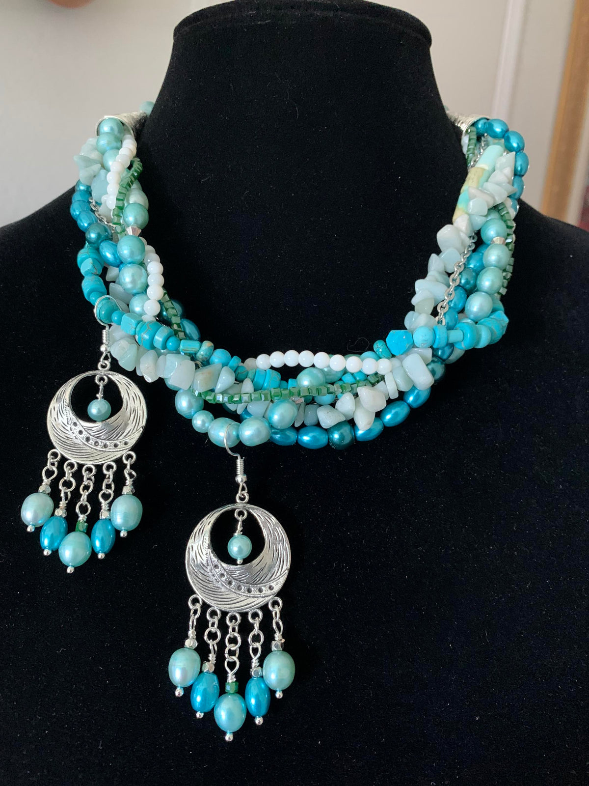 Multiple Strand Neclace (Cheryl Burss) – 2