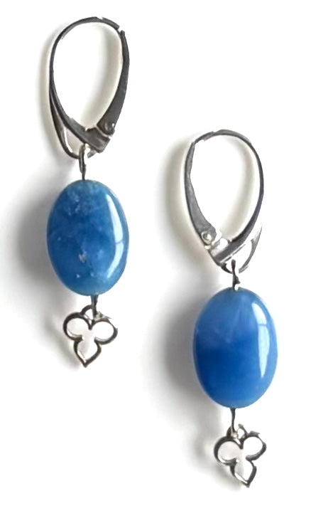 EA051 Dyed blue jade drop ears (Carol Koch) – 2