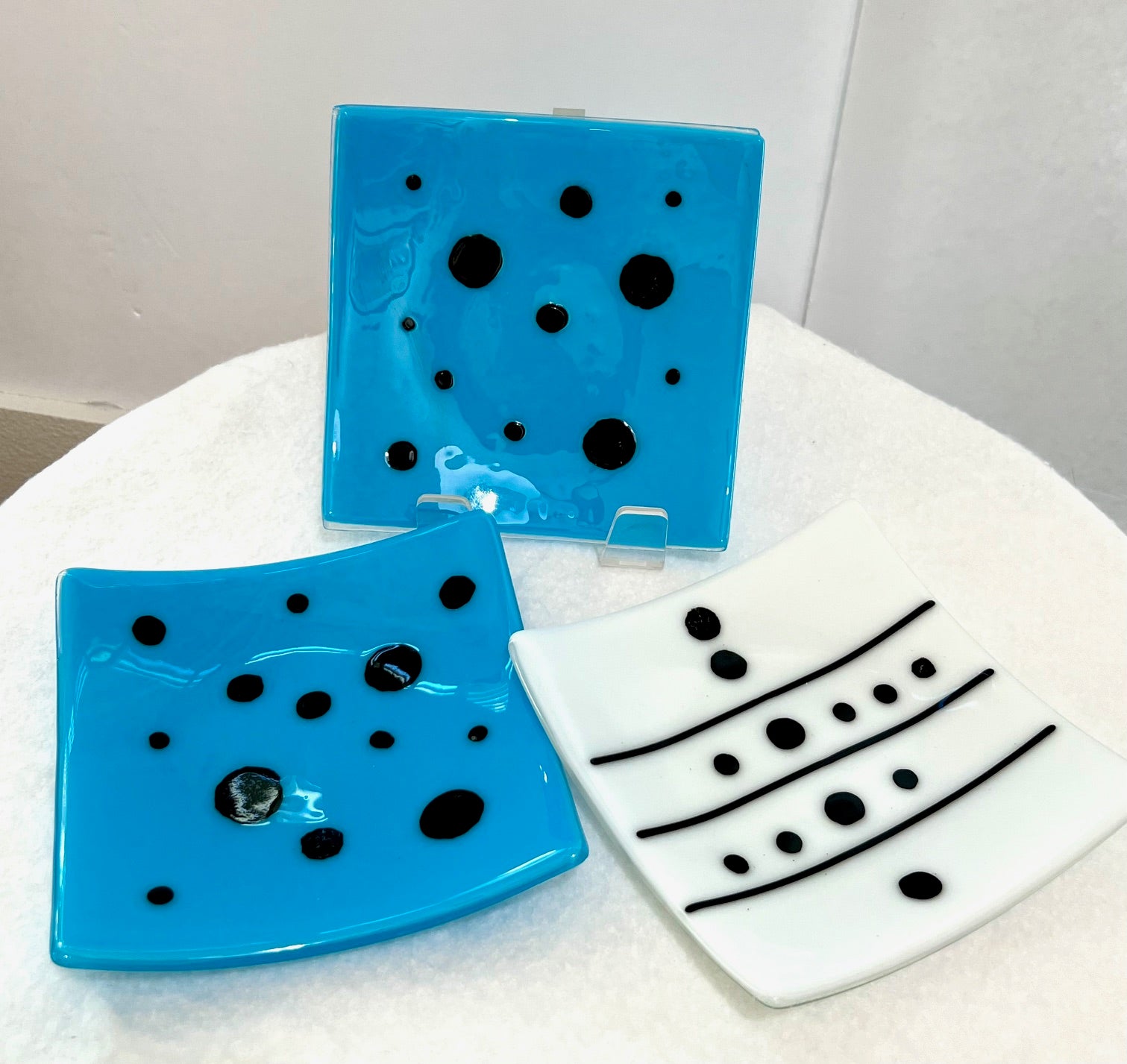 Fused Glass Appetizer Plate: Dots + Lines (Debbi LoCicero) – 2