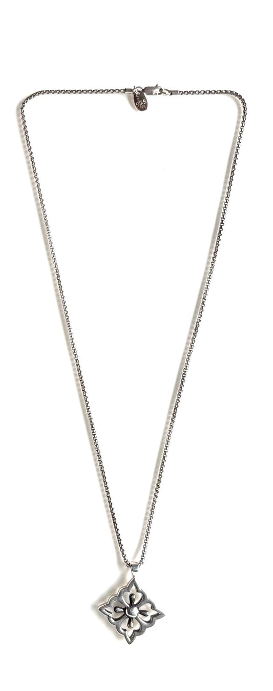 PD017 Hanabishi Square pendant (Carol Koch) – 2