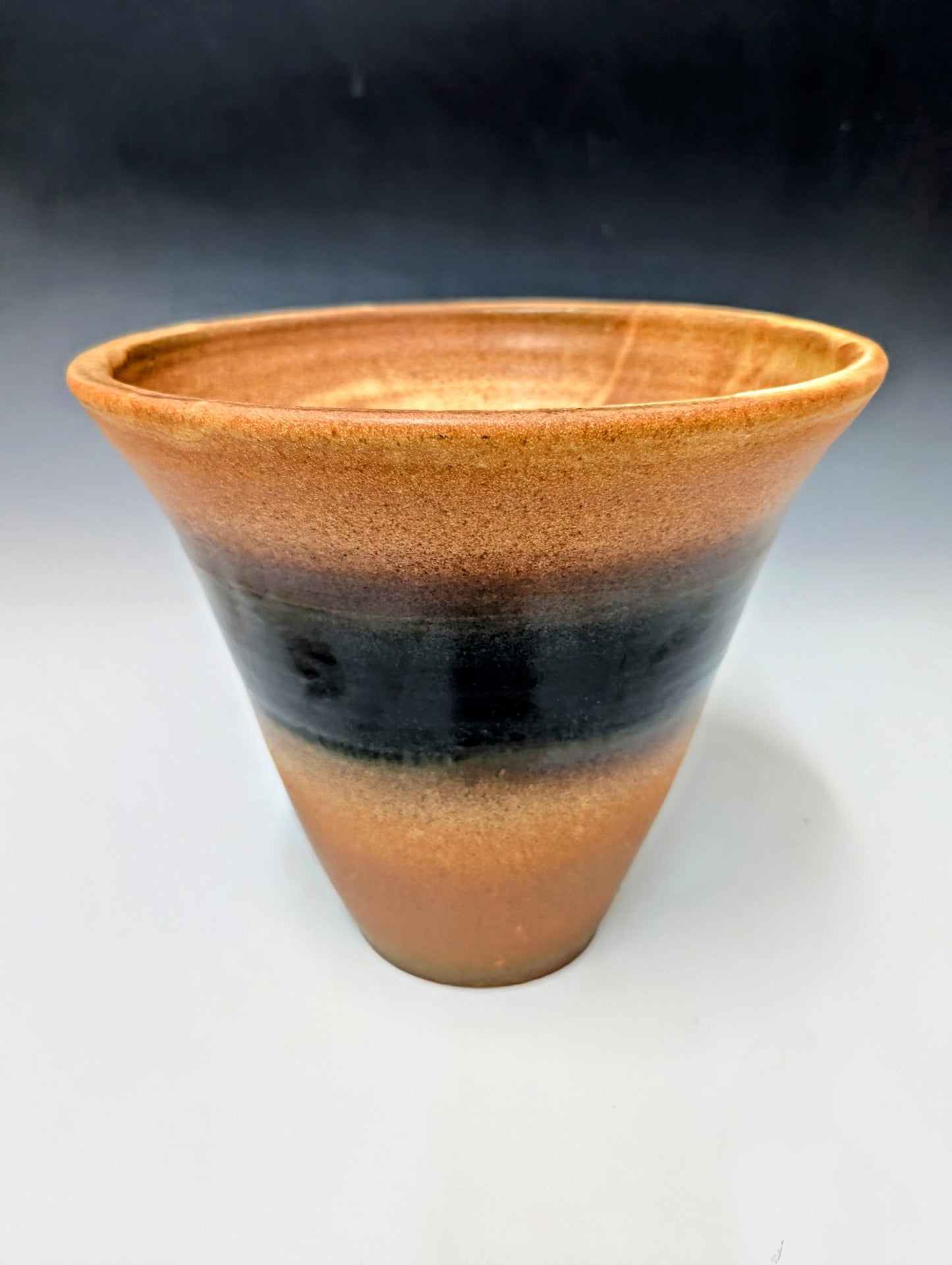 V-shaped ceramic stoneware vessel (Roark Shirley) – 2