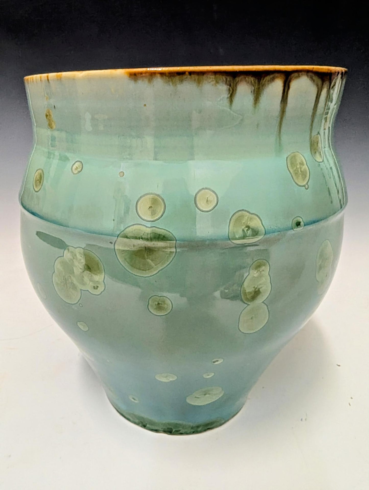 Crystaline glazed ceramic vessel (Roark Shirley) – 2
