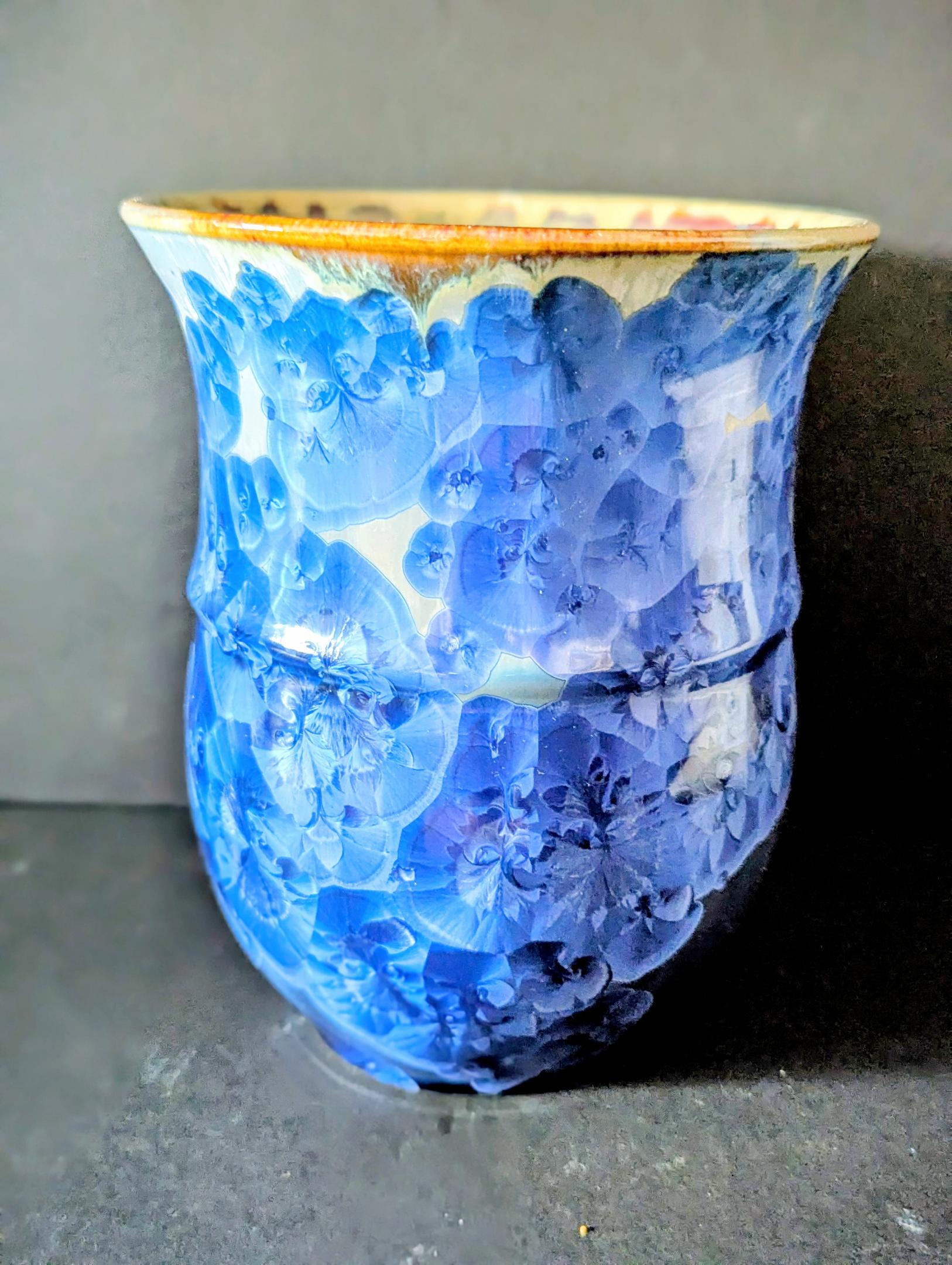 Porcelain vase with dark blue crystals (Roark Shirley) – 2